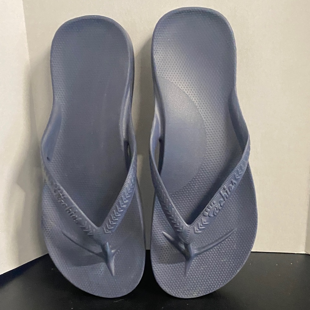 Blue Foam Flip Flop Sandals Archies Size 9 women 8 Men’s